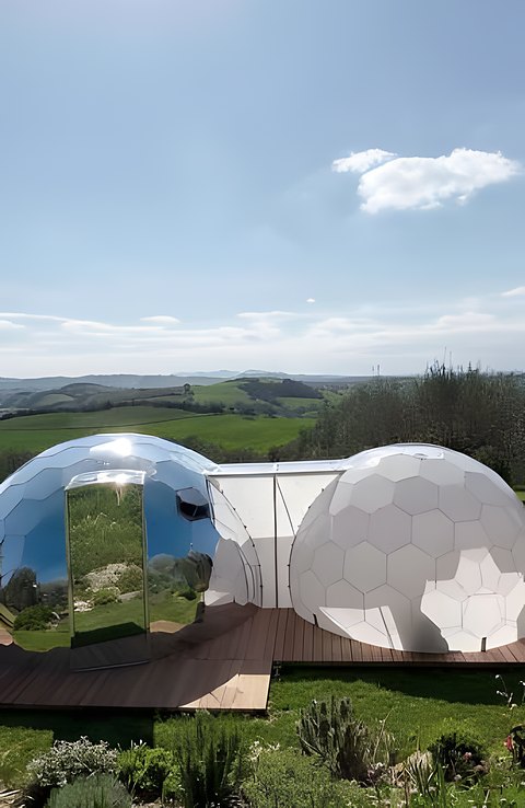 Suite Connessa: due bolle collegate su una collina