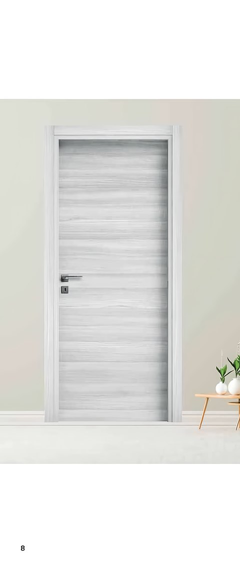 Porta da interni in finitura olmo in un soggiorno